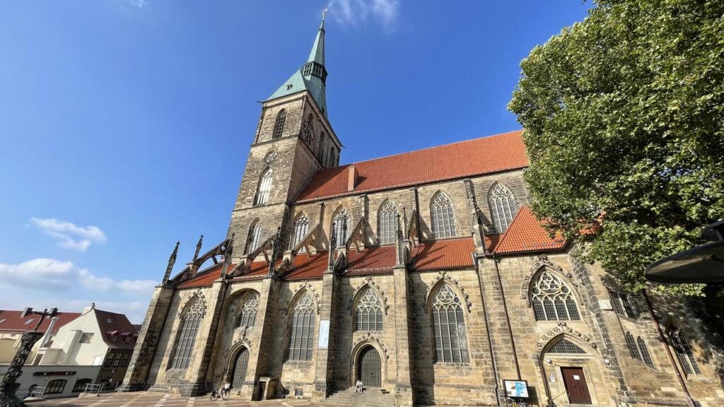 Andreaskirche Hildesheim nahe der Erste Hilfe Akademie